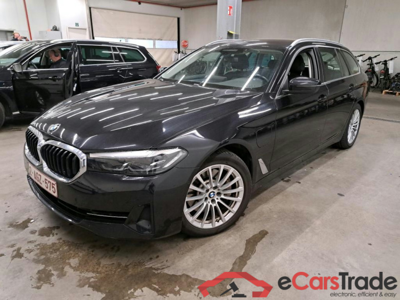 BMW - BMW 5 TOURING 530e Auto 292PK Business Edition With Dakota Leather Heated Sport Seats & Driving Assistant & Parking Assistant * HYBRID * #1