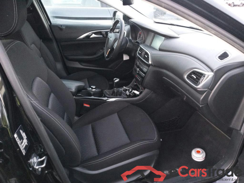 INFINITI Q30 / 2016 / 5P / berlina con portón 1.6T 90kW (122CV) PREMIUM #6
