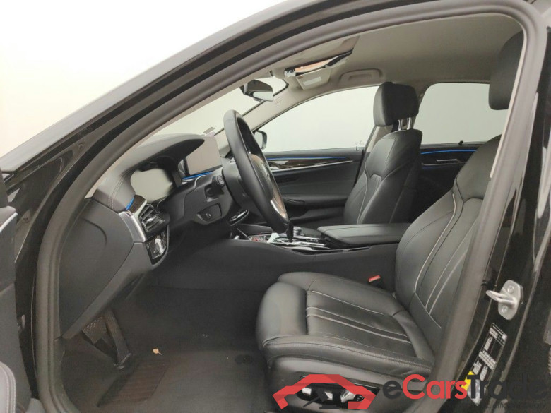 BMW 5 - 2020 545eXA 286 PHEV 4d #3