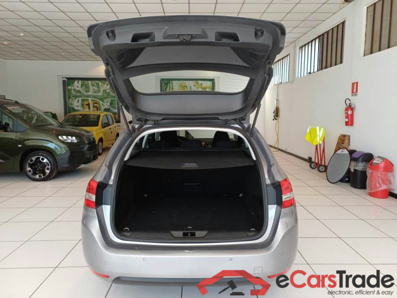 PEUGEOT 308 / 2017 / 5P / STATION WAGON SW BUSINESS BLUEHDI 130 EAT8 SeS AUT. #5