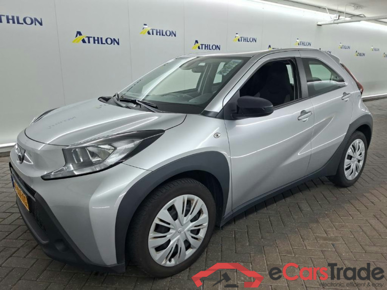 TOYOTA Aygo X 1.0 VVT-I MT play 5D 53kW #1