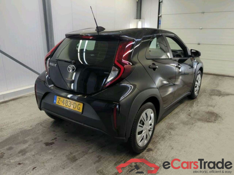 TOYOTA Aygo X 1.0 VVT-i MT Play #2