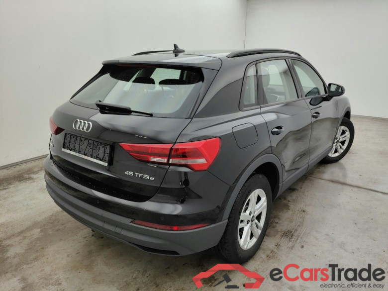 Audi Q3 45 TFSI e S tronic 5d #2