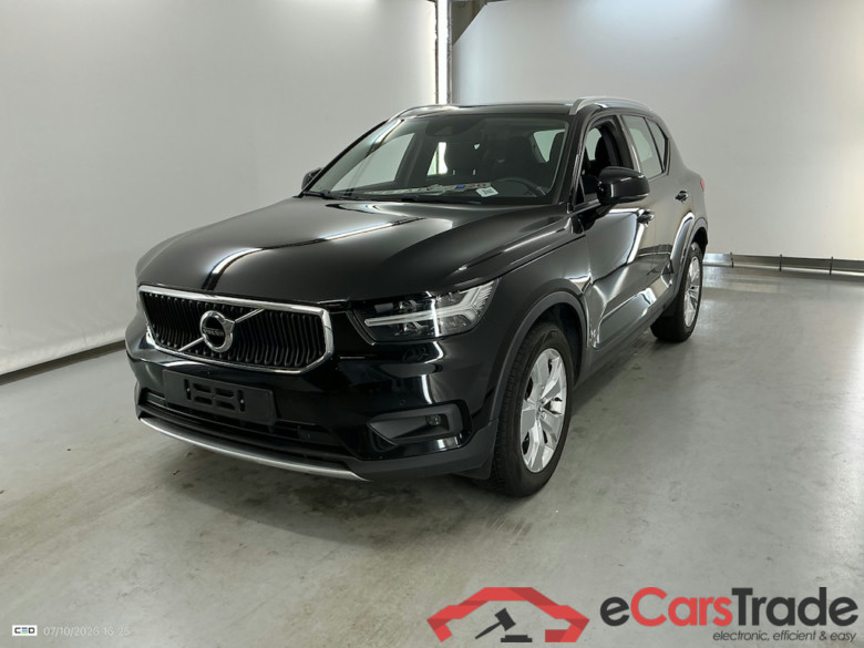 VOLVO XC40 1.5 T3 MOMENTUM PRO