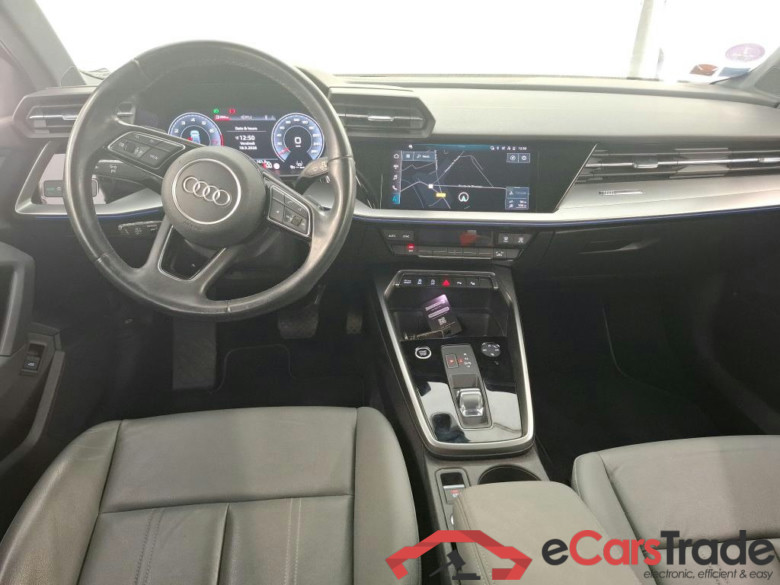 AUDI A3 Berline / 2020 / 4P / Berline 35 TFSI 150 MHEV S Tronic Design Luxe #5