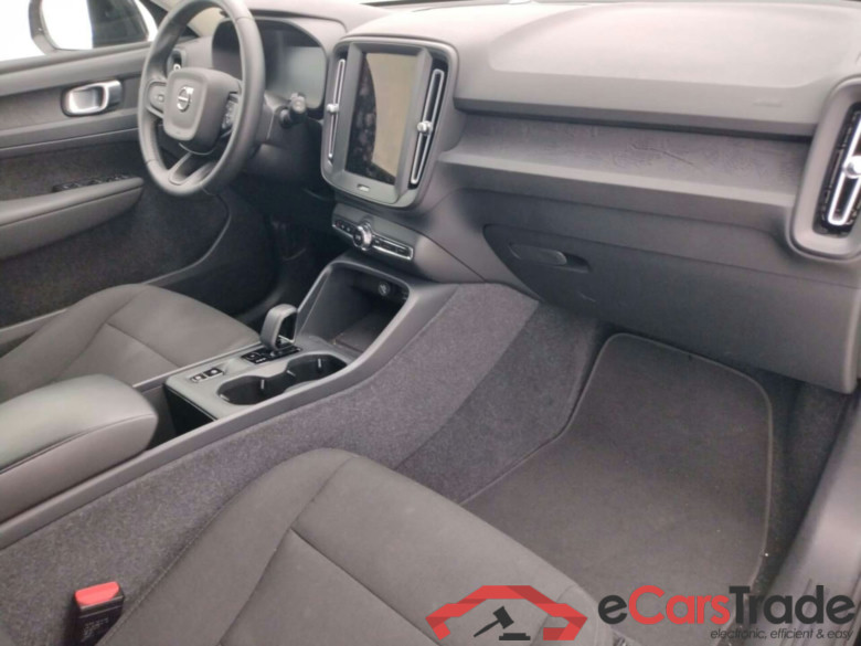 VOLVO XC40 1.5 T2 ESSENTIAL AUT #3