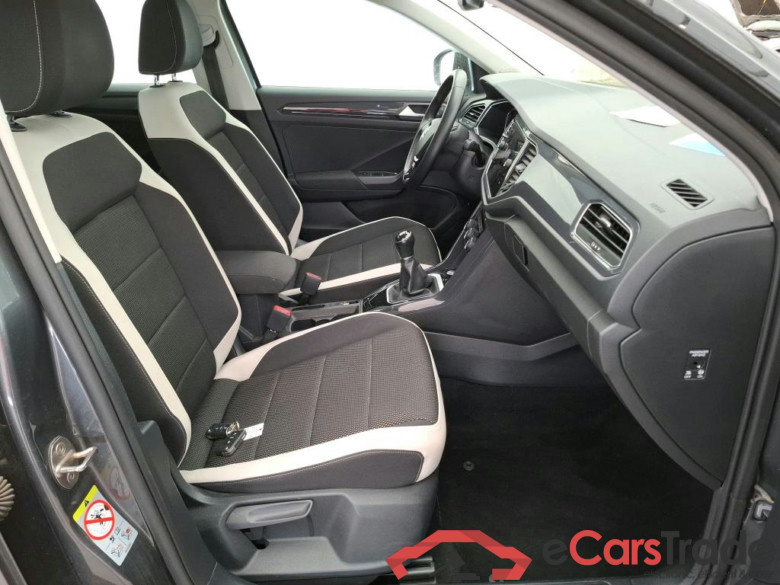 VOLKSWAGEN T-Roc / 2017 / 5P / SUV 1.5 TSI 150 EVO CARAT #6