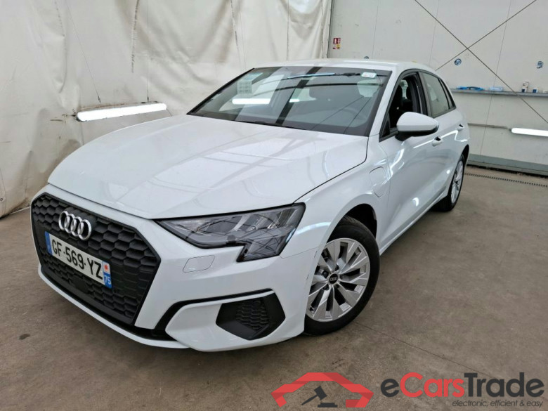 AUDI A3 Sportback / 2020 / 5P / Berline 40 TFSI e 204 S Tronic SB #1