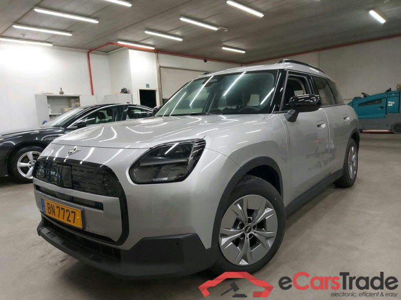 MINI - MIN COUNTRYMAN E 66,5Kwh 204PK With Climatic & Navigation & Cruise Control & Park Sensors Front & Rear * ELECTRIC * #1
