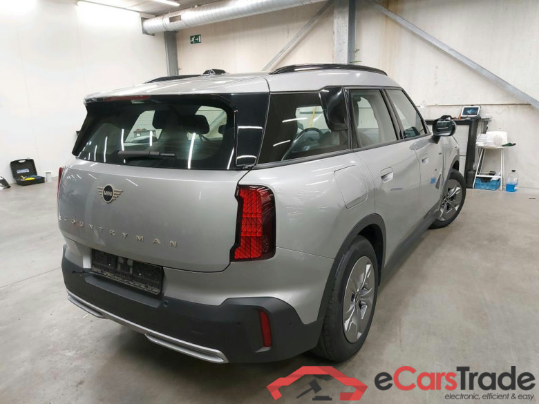 MINI - MIN COUNTRYMAN E 66,5Kwh 204PK With Climatic & Navigation & Cruise Control & Park Sensors Front & Rear * ELECTRIC * #2