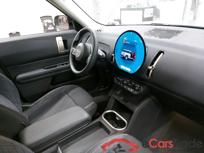 MINI - MIN COUNTRYMAN E 66,5Kwh 204PK With Climatic & Navigation & Cruise Control & Park Sensors Front & Rear * ELECTRIC * #3