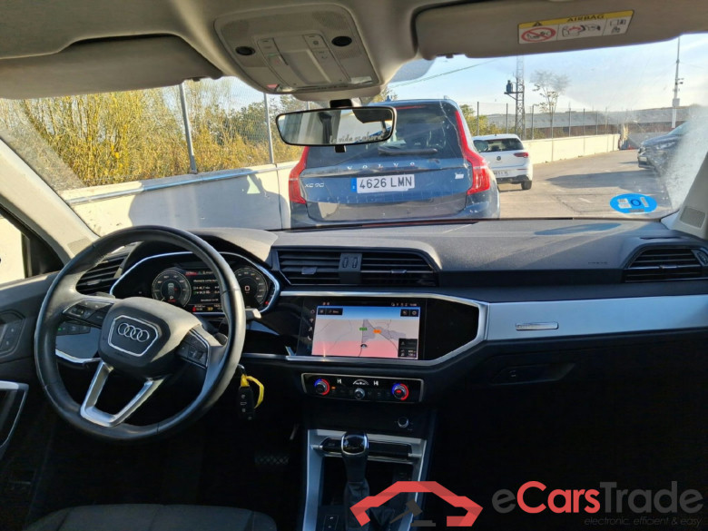 AUDI Q3 / 2018 / 5P / todoterreno 45 TFSI e 180kW S tronic Advanced #3