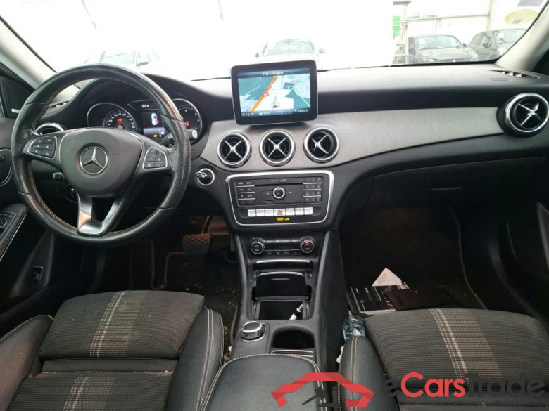 MERCEDES-BENZ Classe GLA 5p SUV GLA 200 d Sensation BVA7 #5