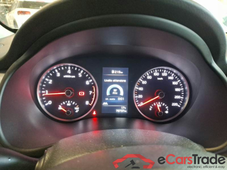 KIA STONIC / 2017 / 5P / SUV 1.2 DPI STYLE #4